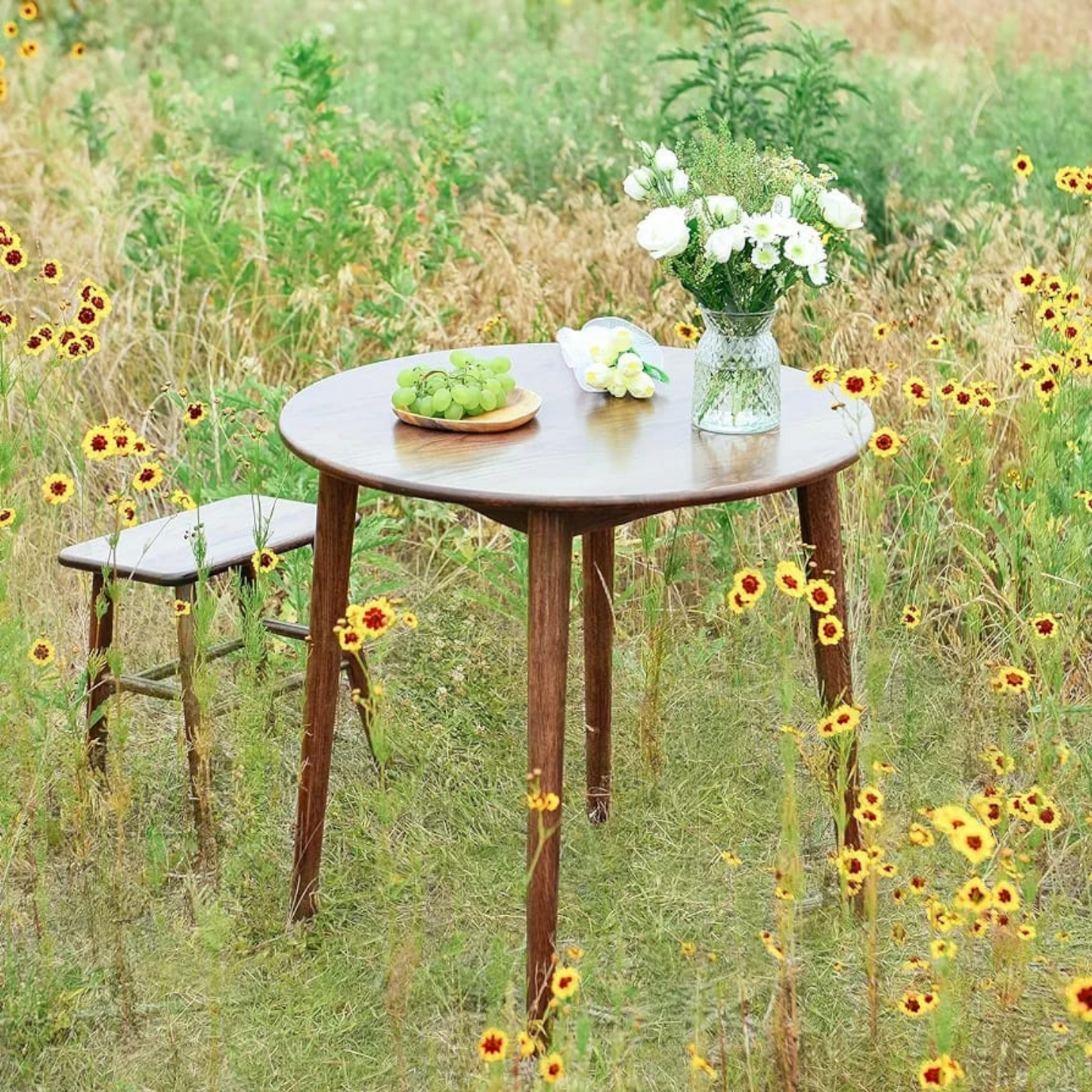 Carpentray 32" Round Dining Table