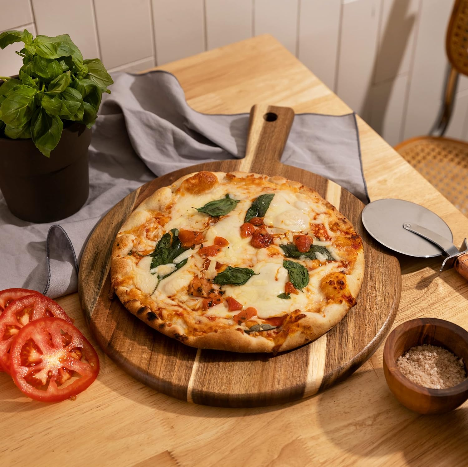 carpentray wood round cutting board and chopping board with handle