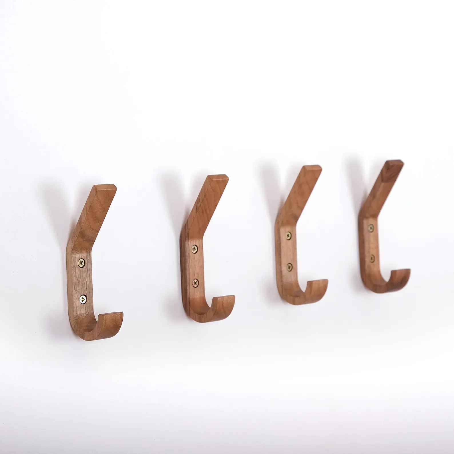 carpentray set of 4 wooden wall premium hooks