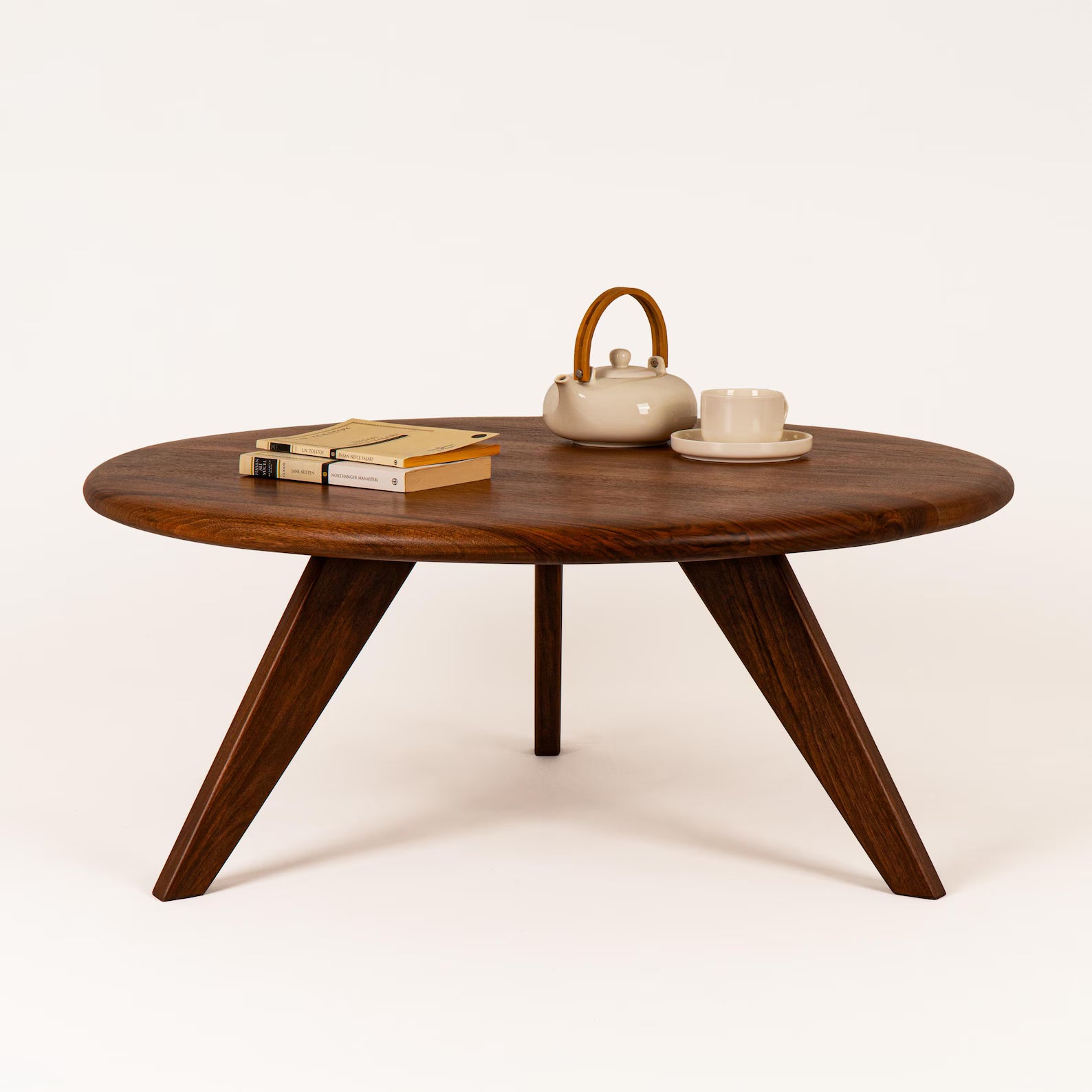 carpentray 30x30 inch round wooden coffee table